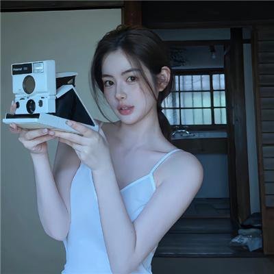 我以胭脂覆山河